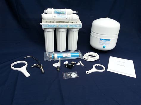 Installieren Sie einen Umkehrosmose-Wasserfilter